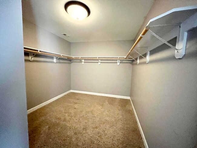 Building Photo - 108 Oakwood Ct