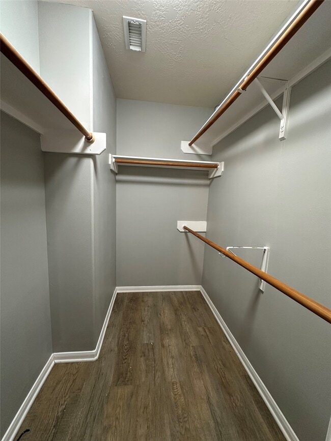 Building Photo - 2882 Sun River Ln