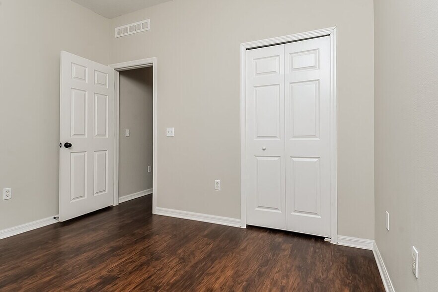 Building Photo - 1806 Eagle Pines Circle