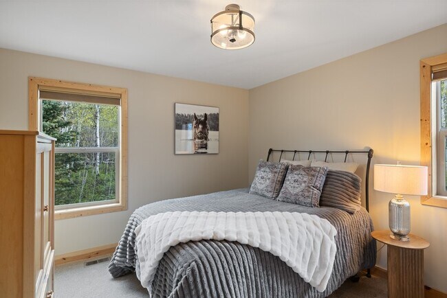 Building Photo - 4801 Conifer Dr