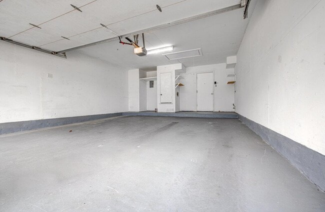 Building Photo - 12925 Covington Trail