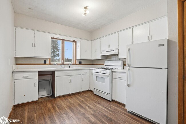 Building Photo - 206 S Wilson St