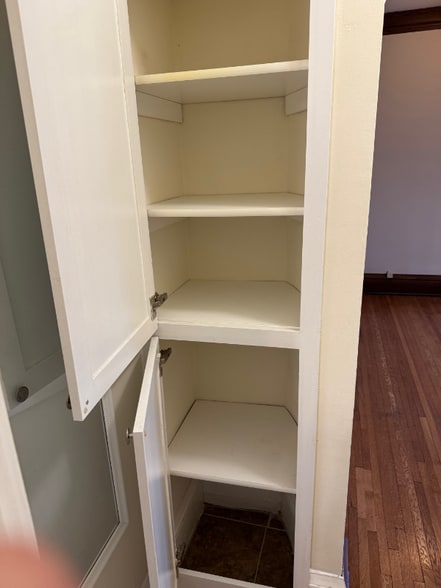 Building Photo - 1049 Goodrich Ave