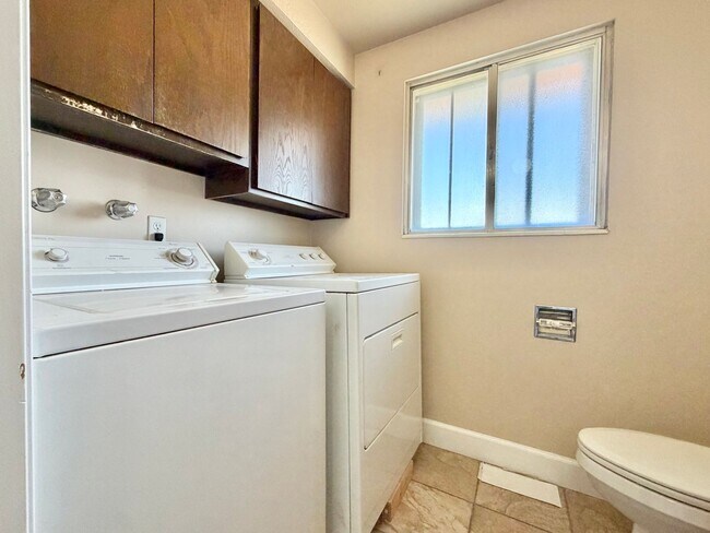 Building Photo - 250 N 360 W
