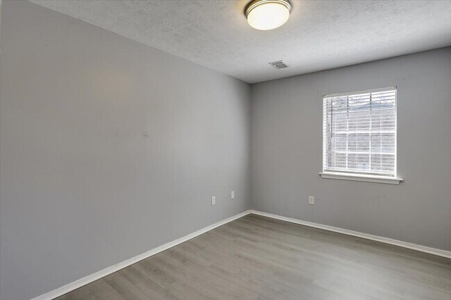 Building Photo - 1001/1003 Euclid Ave