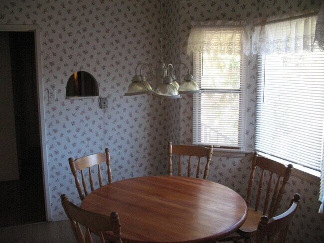 Kitchen Dining Area - 3121 W Wyoming Ave