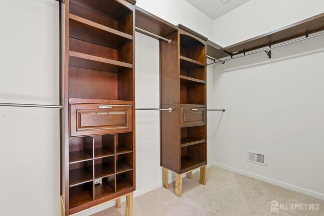 Building Photo - 37 Delmore Dr