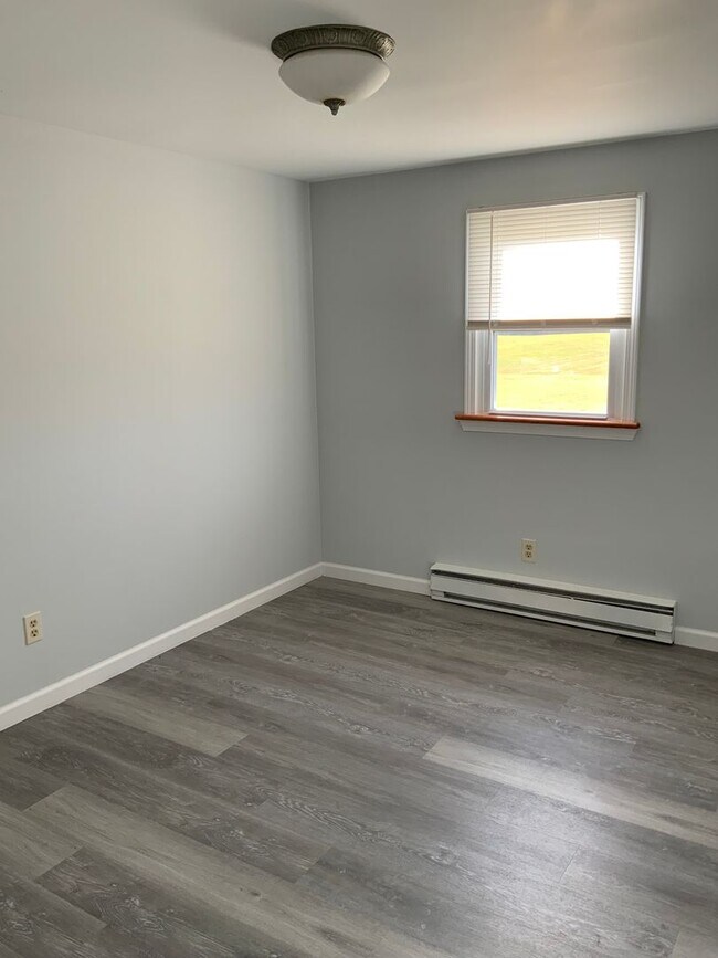 Building Photo - CONTRACT PENDING!! Upgraded in 2023 and mo...