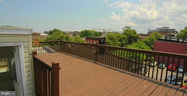 Building Photo - 706 S Bond St