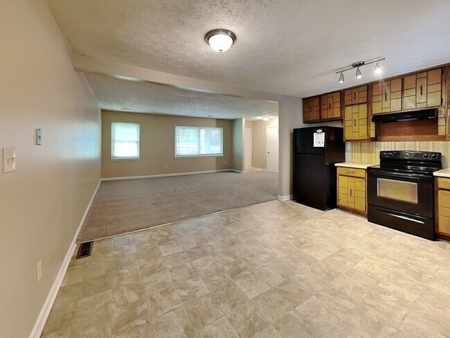 Building Photo - Move-in Ready, 3 Bedroom Home!