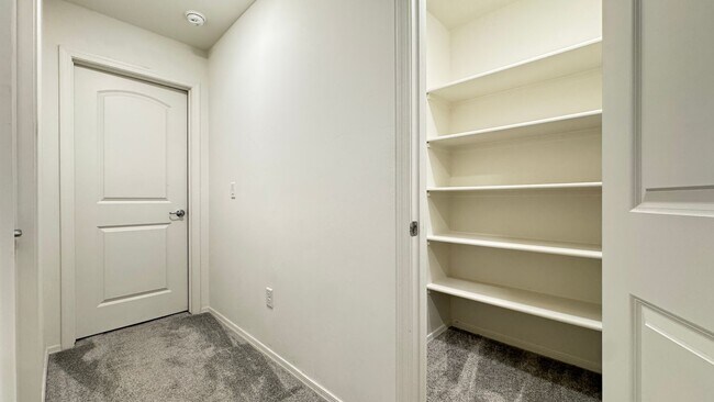 Building Photo - North Central (Mountain and Prince)  2 story, 3 bed, 2.5 bath home with 2 car garage!