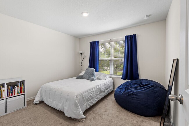 Building Photo - Contemporary Home in Briarwood