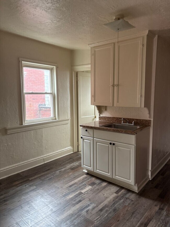 Building Photo - East End York City-3rd Floor Studio Apartment