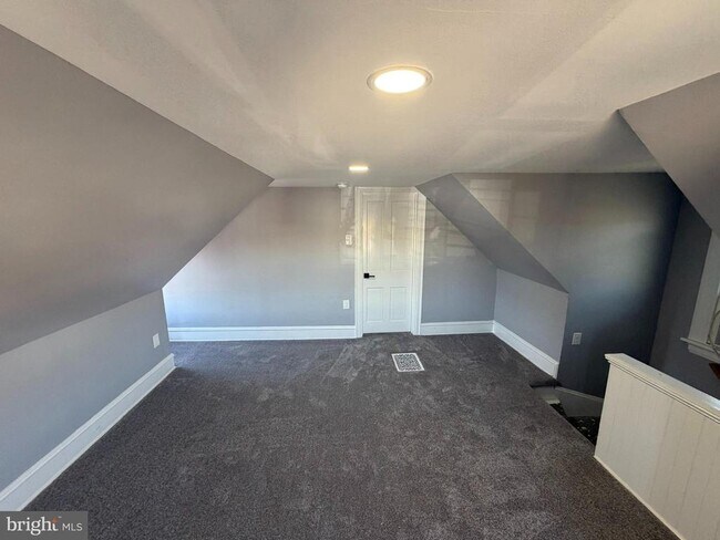 Building Photo - 124 W Butler Pike