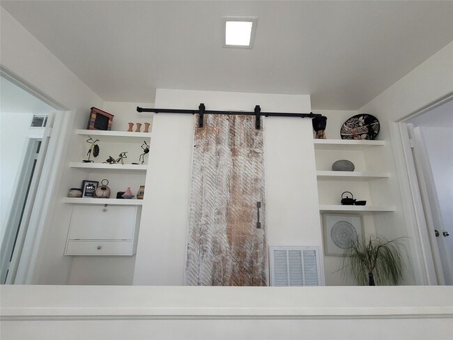 Building Photo - 215 Postoffice St