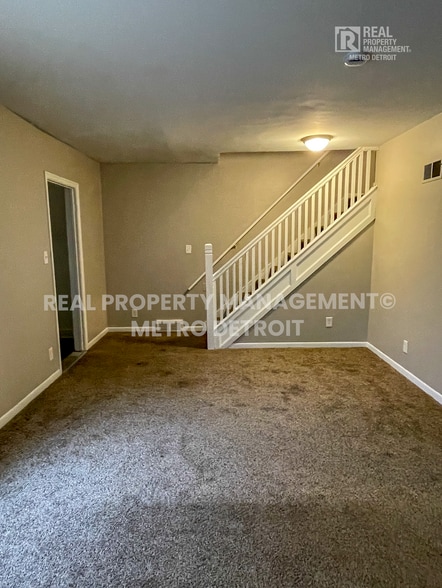 Building Photo - 15349 Prest St