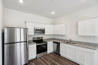 Building Photo - Fantastic 3bd/2.5ba home! Let yourself in!