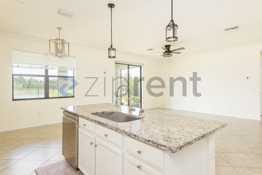 Building Photo - 17006 Blue Rdg Pl