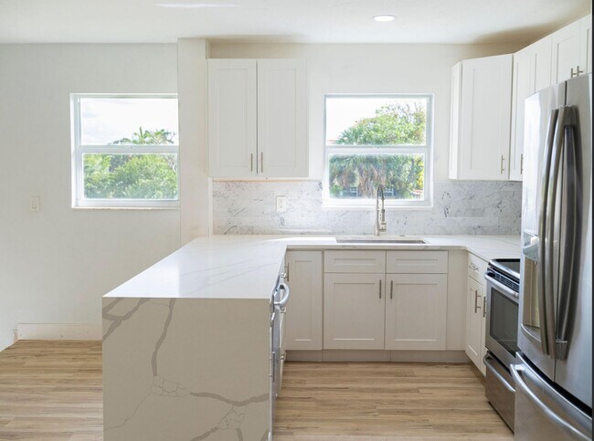 Building Photo - 1009 S Federal Hwy