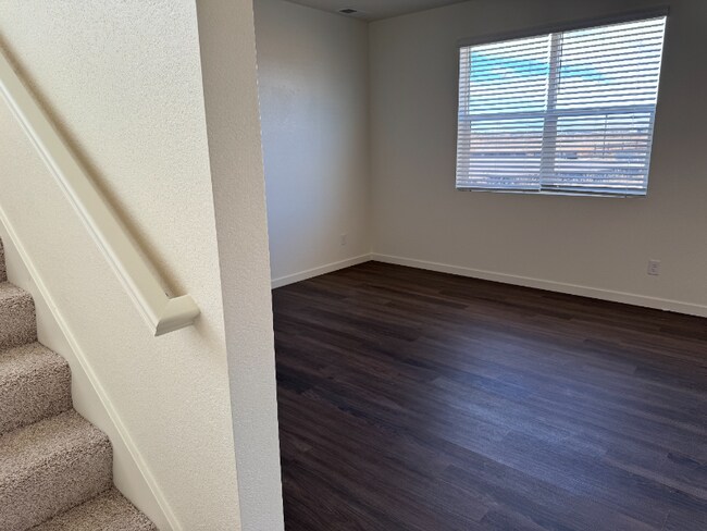 Building Photo - 6054 Holstein Dr