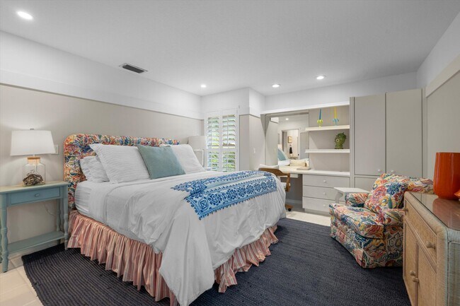 Building Photo - 2252 Las Casitas Dr