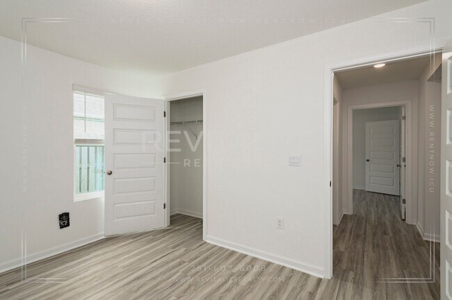 Building Photo - 1097 Hayward Lp