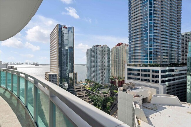 Building Photo - 951 Brickell Ave