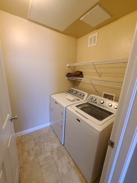 Building Photo - 7462 S Quail Cir