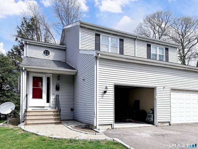 Building Photo - 203 Capewell Ave