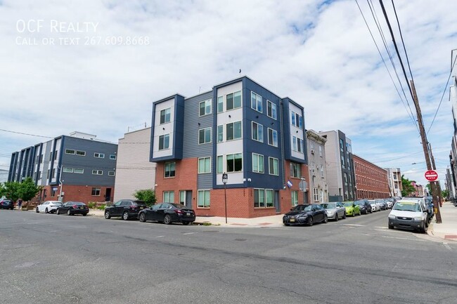 Building Photo - 3 Bed Norris Square Apartment