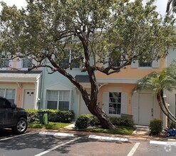 Building Photo - 16691 Hemingway Dr