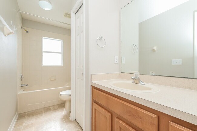 Building Photo - 8545 Deer Chase Dr