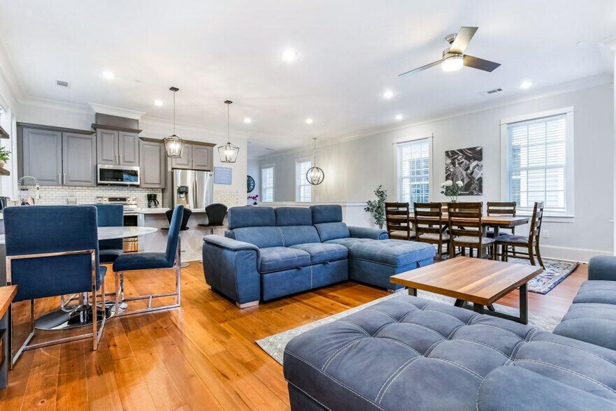 Primary Photo - 1641 Erato St