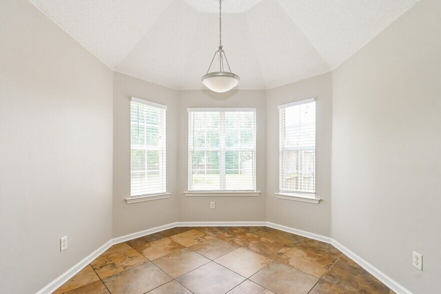Building Photo - 11627 Mahogany Dr