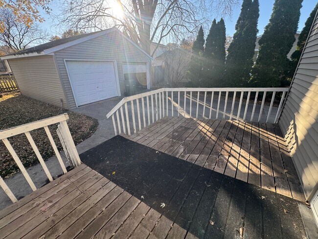 Building Photo - Westgate 205-207