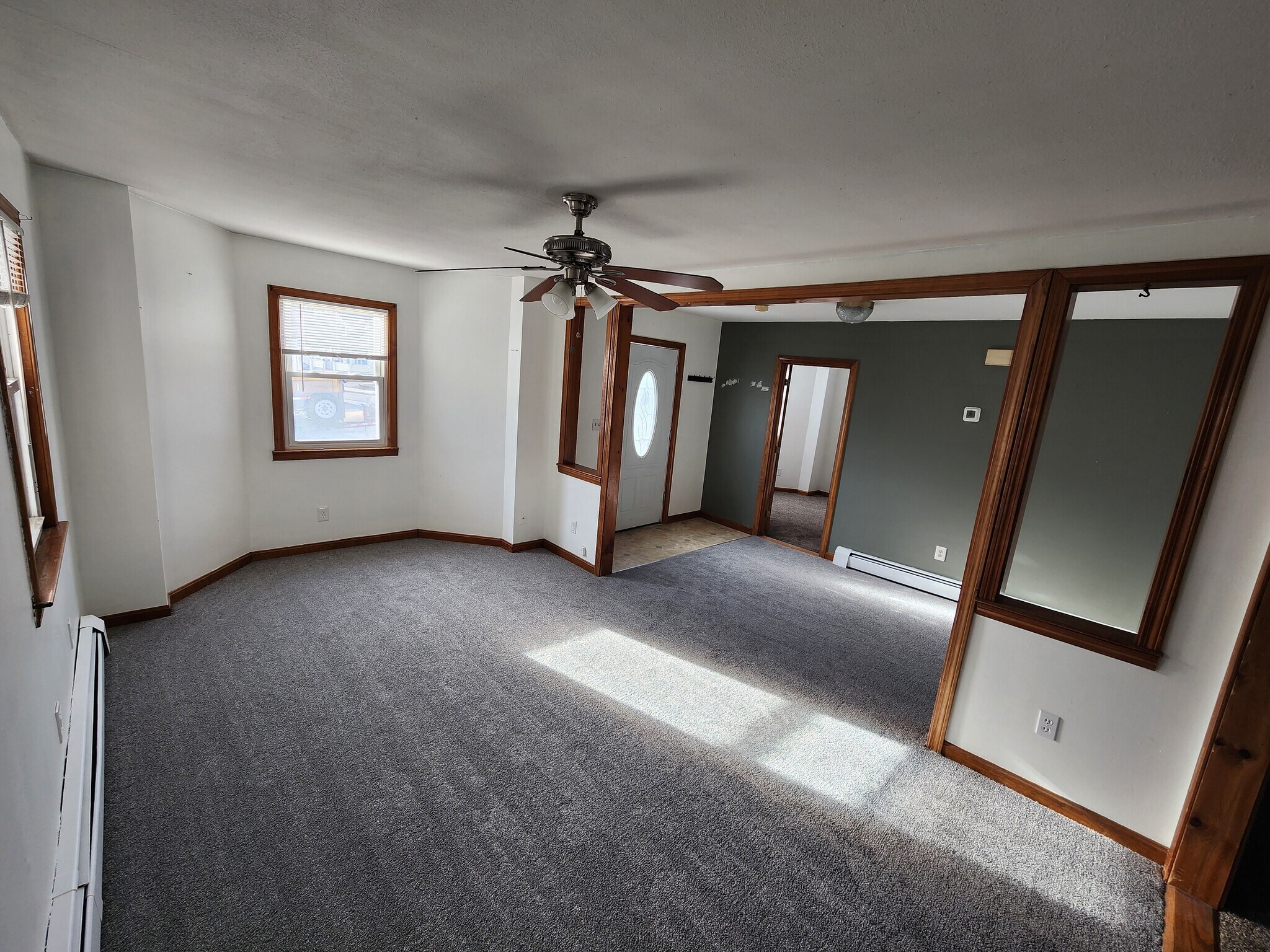 Building Photo - 31 Elm St