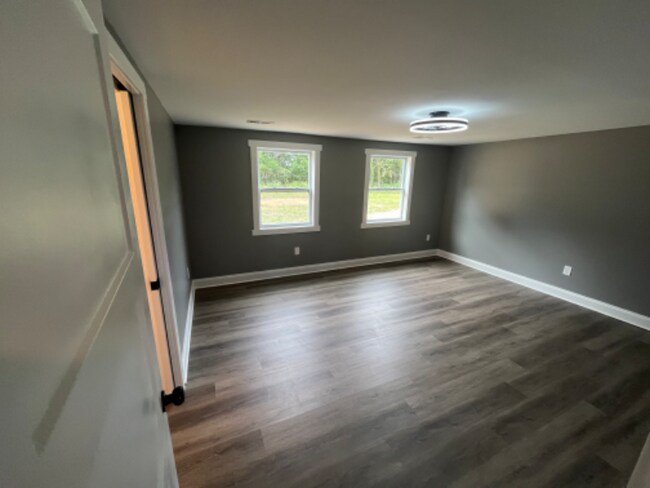 Building Photo - 2442 Old Harrisburg Rd