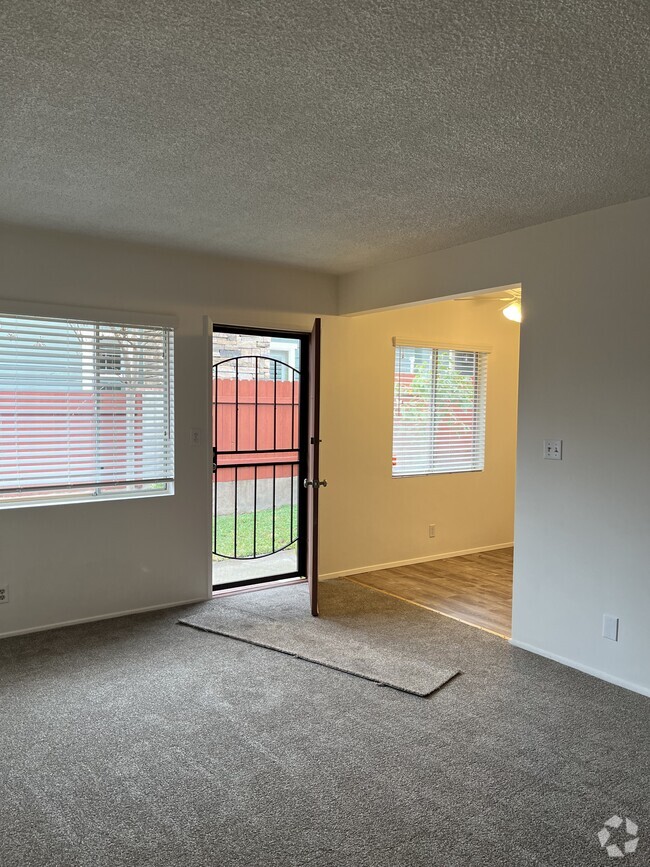 Building Photo - 224 Linwood Ave