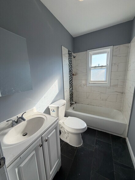 Building Photo - 187 N 7th St