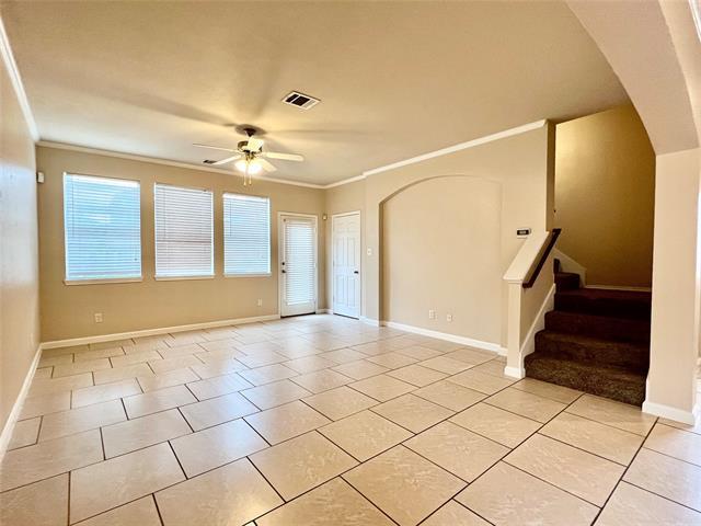 Building Photo - 2639 Blackstone Dr