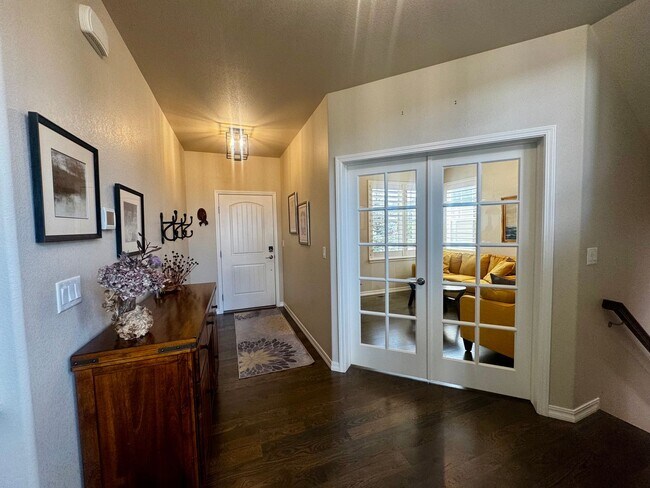 Building Photo - Stunning 5 Bedroom Home in Cordera with access to Community center with pool
