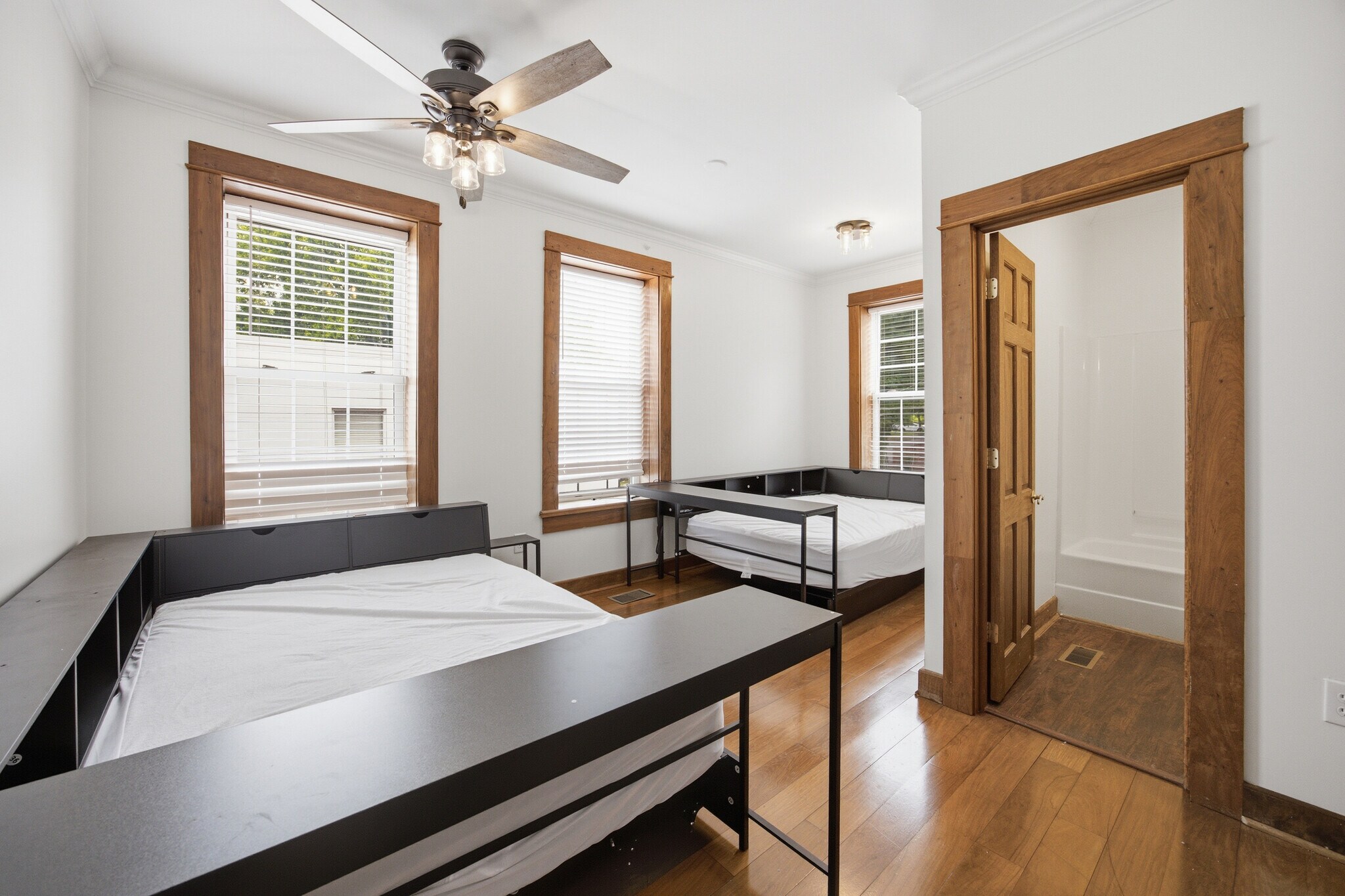 Building Photo - 823 McCallie Ave