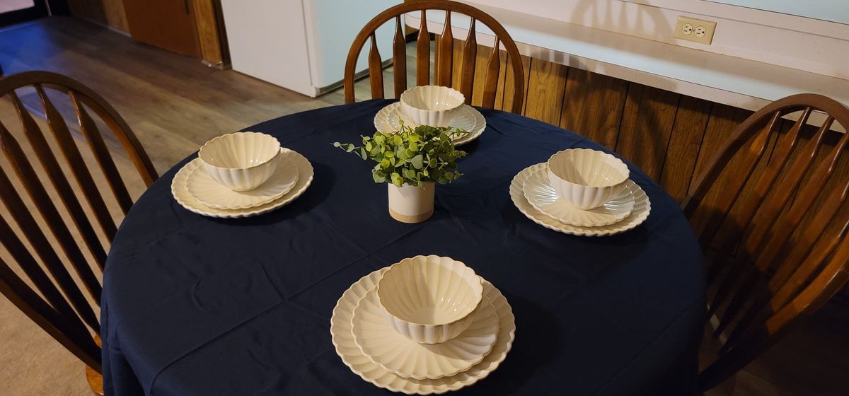 Building Photo - 609 1/2 W. Burney St