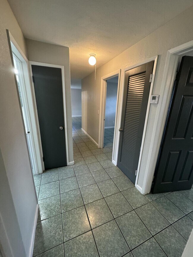 Building Photo - 2770 NW 25th St