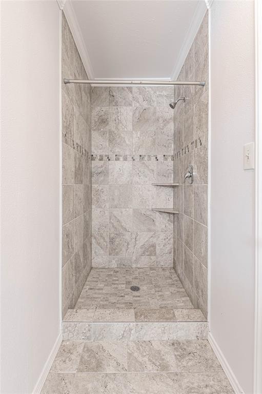 Building Photo - 2800 Lake Rd