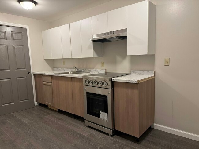 Building Photo - 355 S Main St