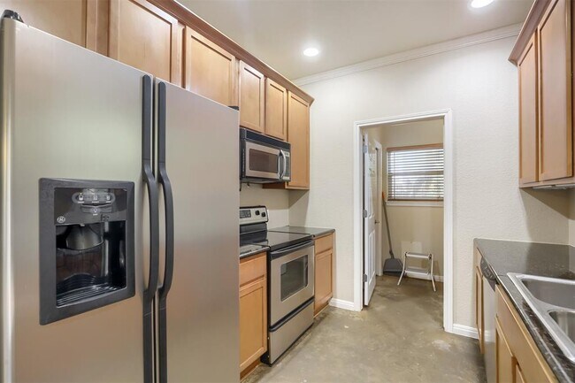 Building Photo - 15314 Oklahoma St