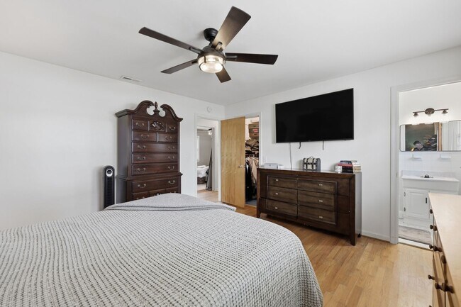 Building Photo - Stunning 4-Bedroom Waterfront Retreat with Modern Upgrades & Lake Living.