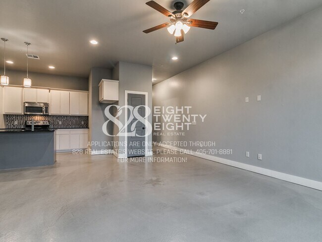 Building Photo - Urban Contemporary 3 bed/2.5 bath Townhome Available NOW at West Main Lofts!