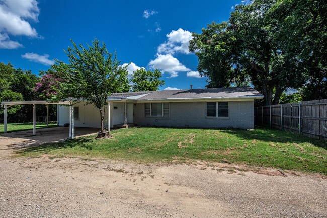 Primary Photo - 8805 Woodway Dr
